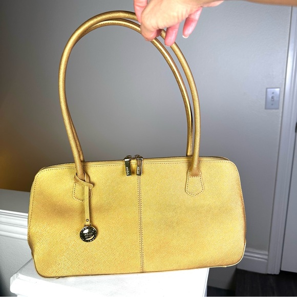 HOBO Handbags - Hobo Vintage Gold Hand Bag 70’s Style Shoulder Bag Retro